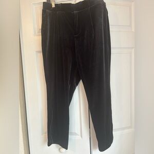 Torrid Relaxed Taper Black Velvet High-Rise Pant, 14S, like new